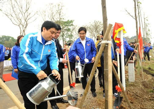 500 đoàn viên thanh niên Thủ đô tham gia trồng cây xanh bảo vệ môi trường
