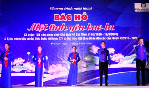 Lưu diễn nghệ thuật “Bác Hồ một tình yêu bao la” tại huyện đảo Phú Quý, Bình Thuận