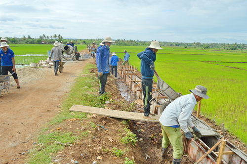 Mùa hè xanh 2016 tỉnh Đắk Lắk: Dấu ấn hành trình về với buôn làng