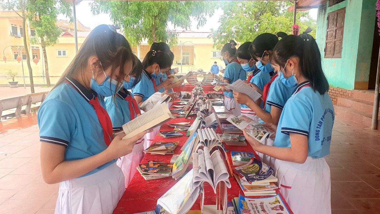 Bắc Giang: Sôi nổi Ngày hội “Một cuốn sách tốt thắp sáng vạn ước mơ” khối THCS