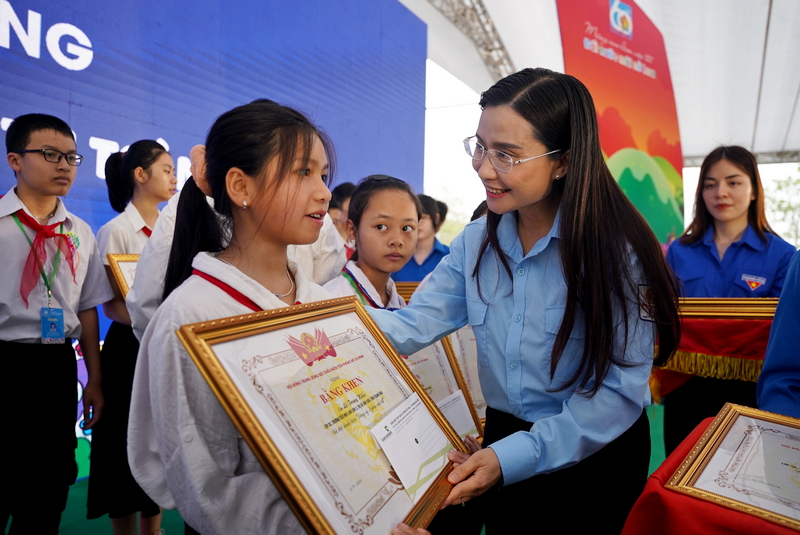 2.000 thiếu nhi Bắc Ninh tham gia Ngày hội “Thiếu nhi vui khỏe - Tiến bước lên Đoàn”