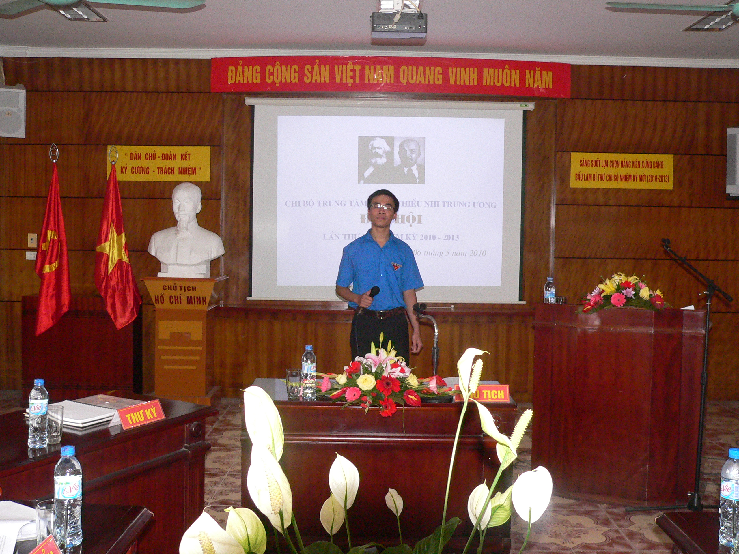 Công tác Đảng