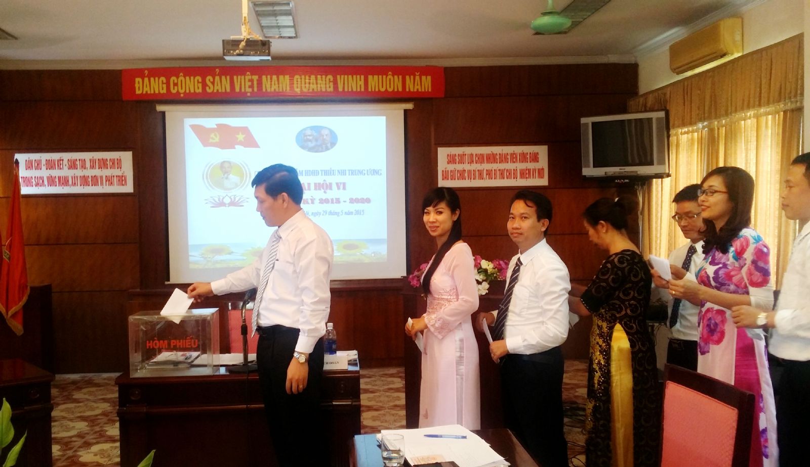 Công tác Đảng 1